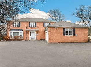 136 Graymoor Ln, Olympia Fields, IL 60461