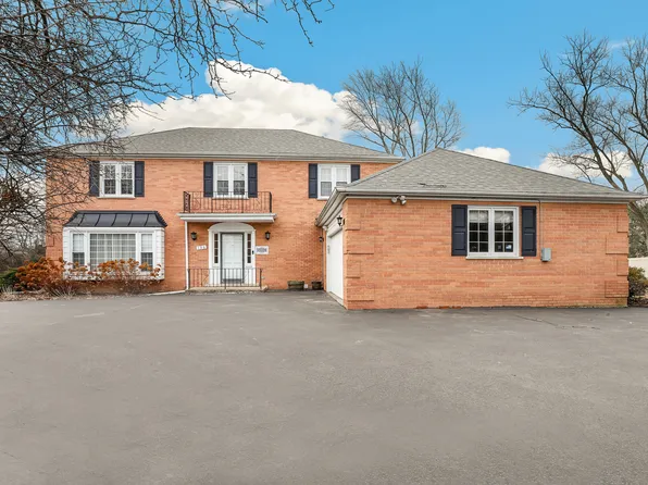 136 Graymoor Ln, Olympia Fields, IL 60461