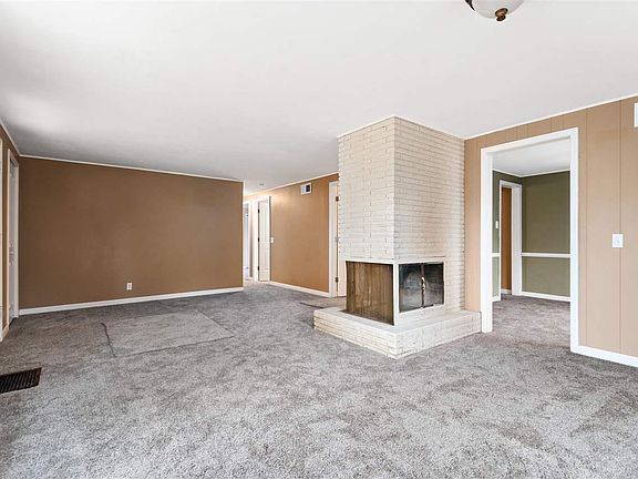4th image of 627 Birch Ave