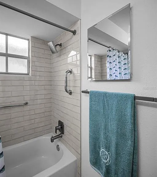 4200 Hampton Dr — Photo 31