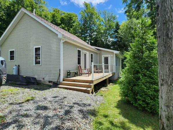 24 10th Street, Union Dale, PA 18470