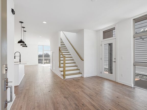 3rd image of 3053 Edwin Cir #66