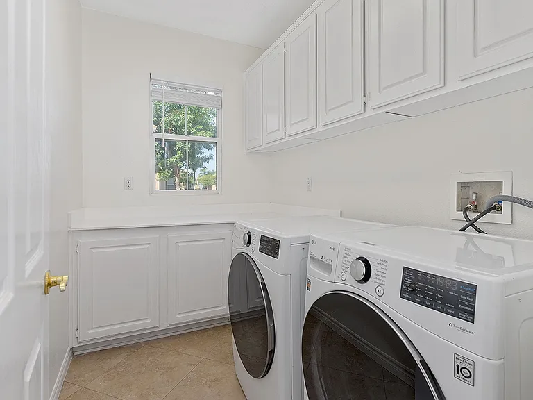 13569 Kiwi Ave — Photo 9