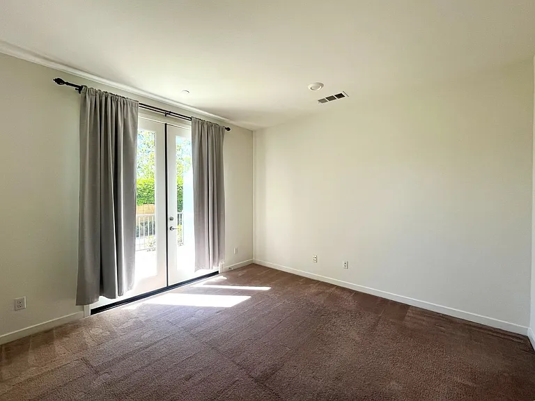 3105 Marigold Cir — Photo 5