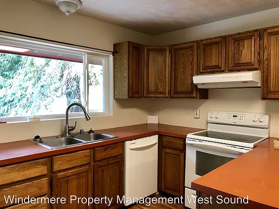 4th image of 6698 NE 288th St