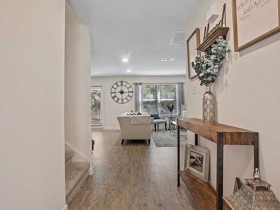 4th image of 620 Verbena Dr