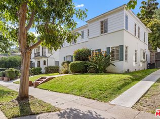 2565 Canyon Dr, Los Angeles, CA 90068