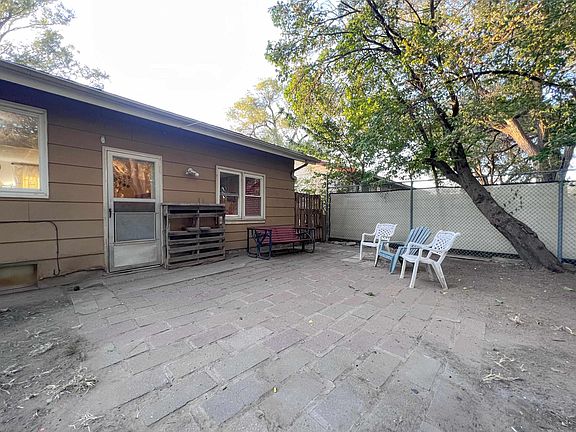 5th image of 2950 N Saint Clair Ave