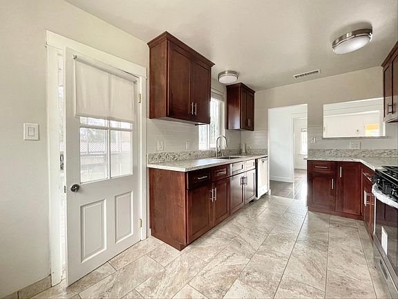 5th image of 4869 Marmion Way