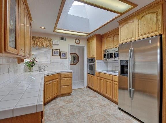 5th image of 5029 Elmwood Dr
