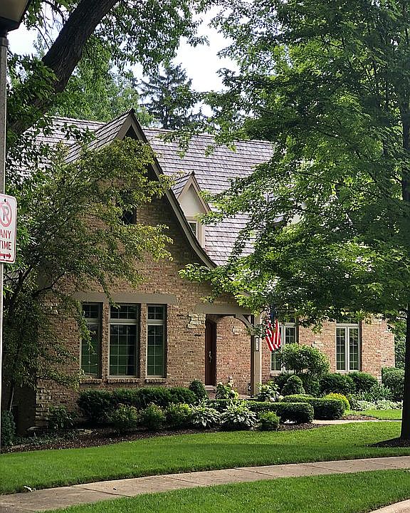1st image of 1524 Parkview Dr