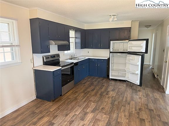 2nd image of 88 Grand Ridge Road