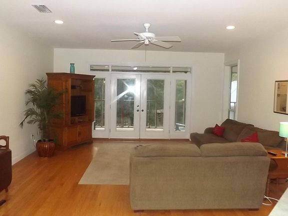 5th image of 2745 Avenida De Soto