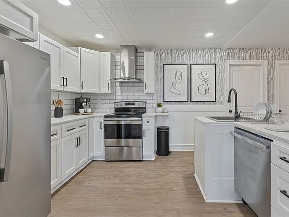 4th image of 26 Annette Ln