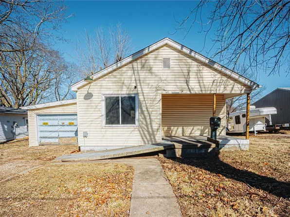 905 Sarah St, Jerseyville, IL 62052