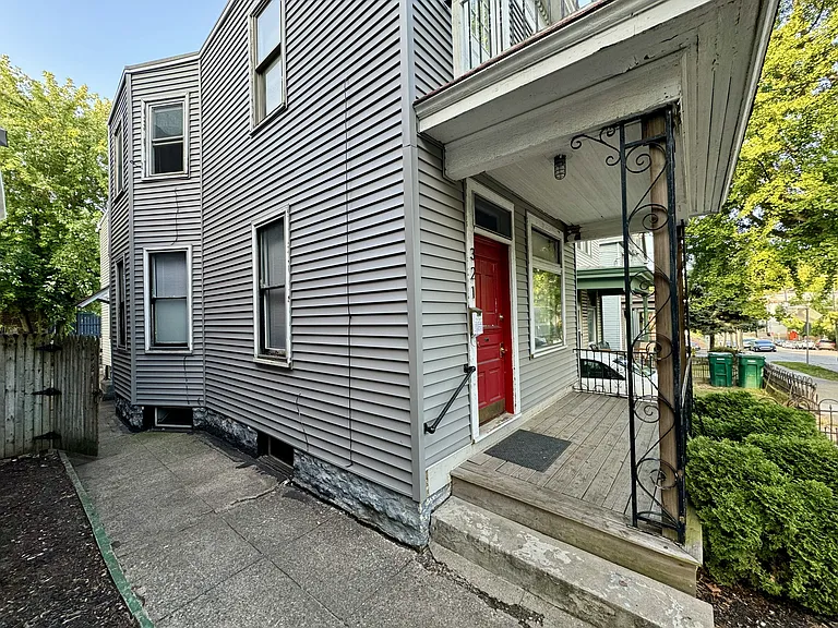 321 Warner St — Photo 51