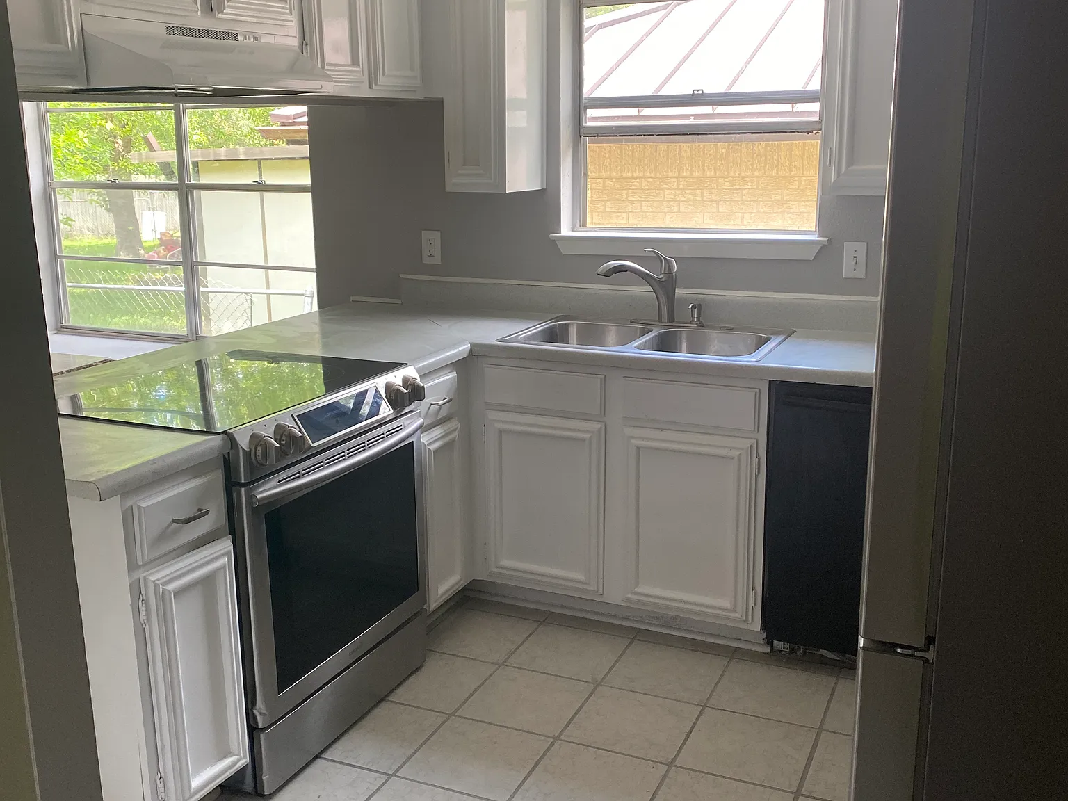 5009 Tiffany Ln — Photo 3