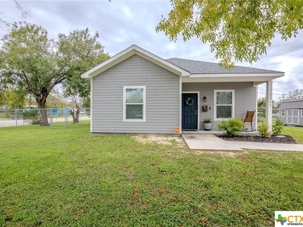 3209 Wildwood St, Victoria, TX 77901