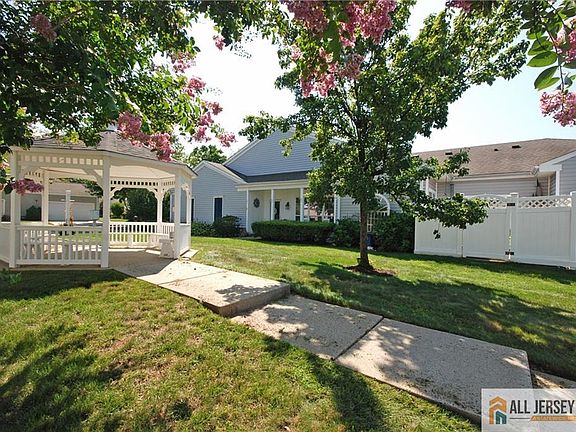 2nd image of 654 Bluebird Dr