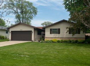 343 Sioux Ln, Carol Stream, IL 60188