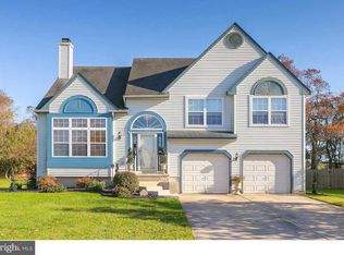 322 New Castle Ln, Logan Township, NJ 08085