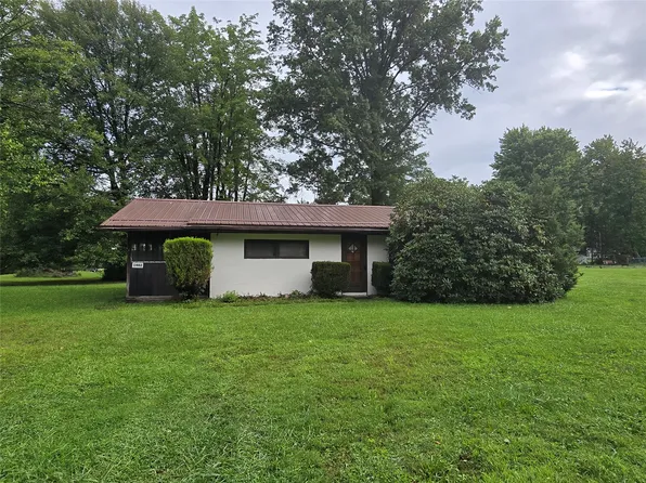 1402 Hickory St, Linesville, PA 16424
