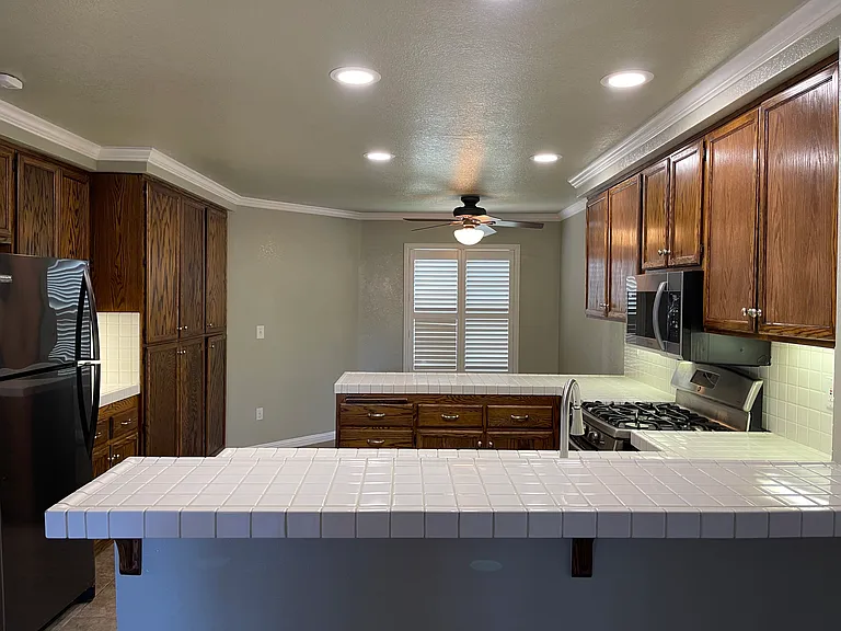 423 Kinsmill Ct — Photo 9