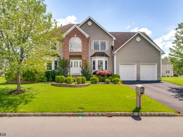 9 Colgate Ct, Franklin Twp., NJ 08873