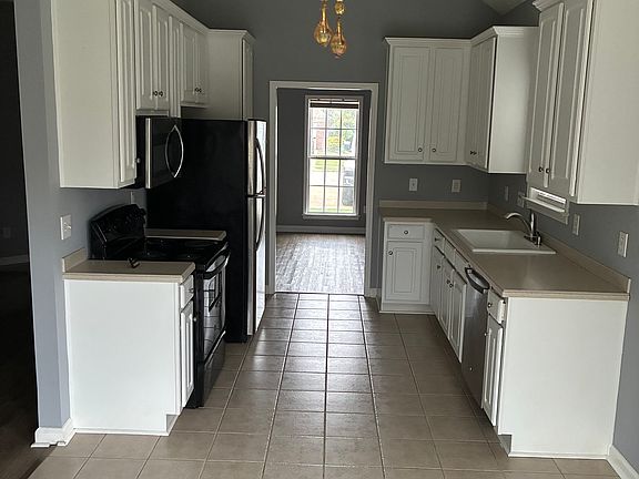 4th image of 1319 Hallwood Ln