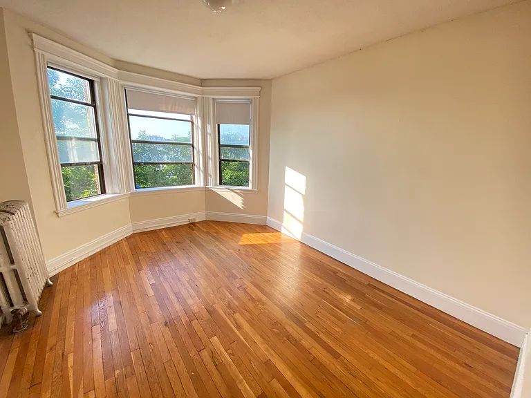 1136 Commonwealth Ave — Photo 5