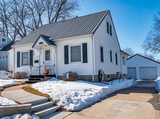 715 Memorial Dr SE, Cedar Rapids, IA