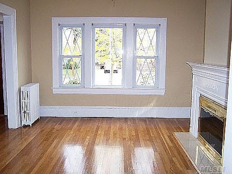 Living Room W/Fireplace