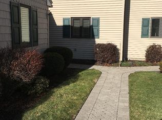 29 Hampton Mdws #29, Hampton, NH 03842