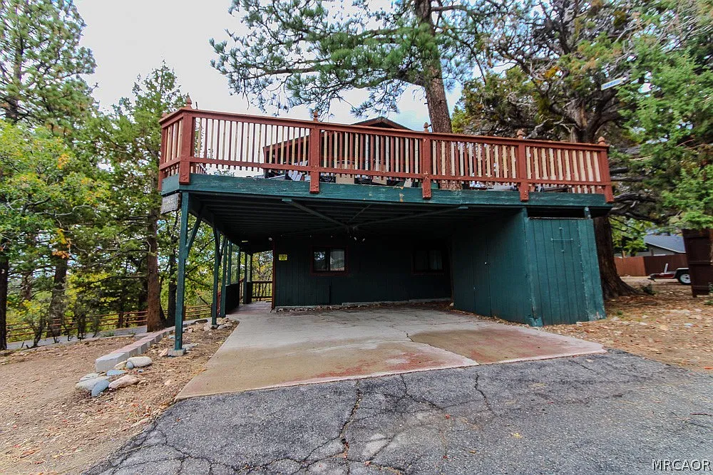 3 bed, 1.5 bath, 1152 sqft, $2,100 — Photo 1