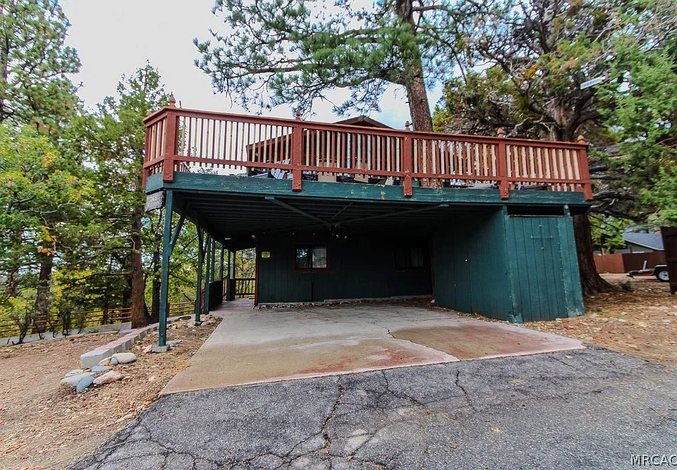 765 Villa Grove Ave