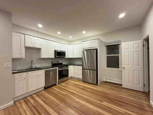 161 Putnam Ave APT 2, Cambridge, MA 02139