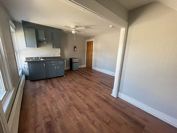 4th image of 52 Chestnut Ave #3