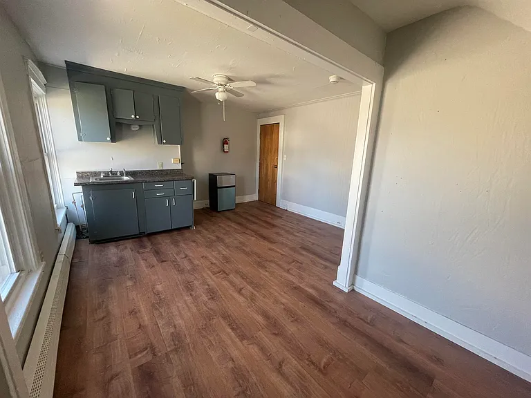 52 Chestnut Ave #3 — Photo 4