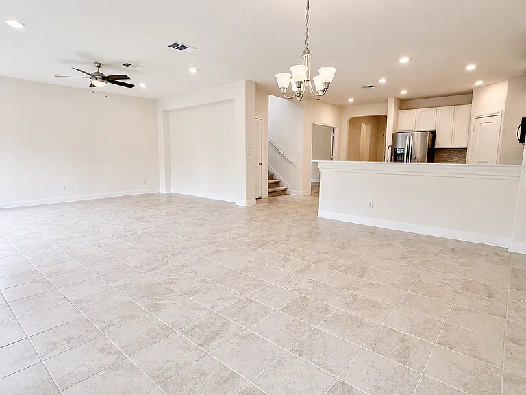 2101 Split Diamond Way — Photo 3