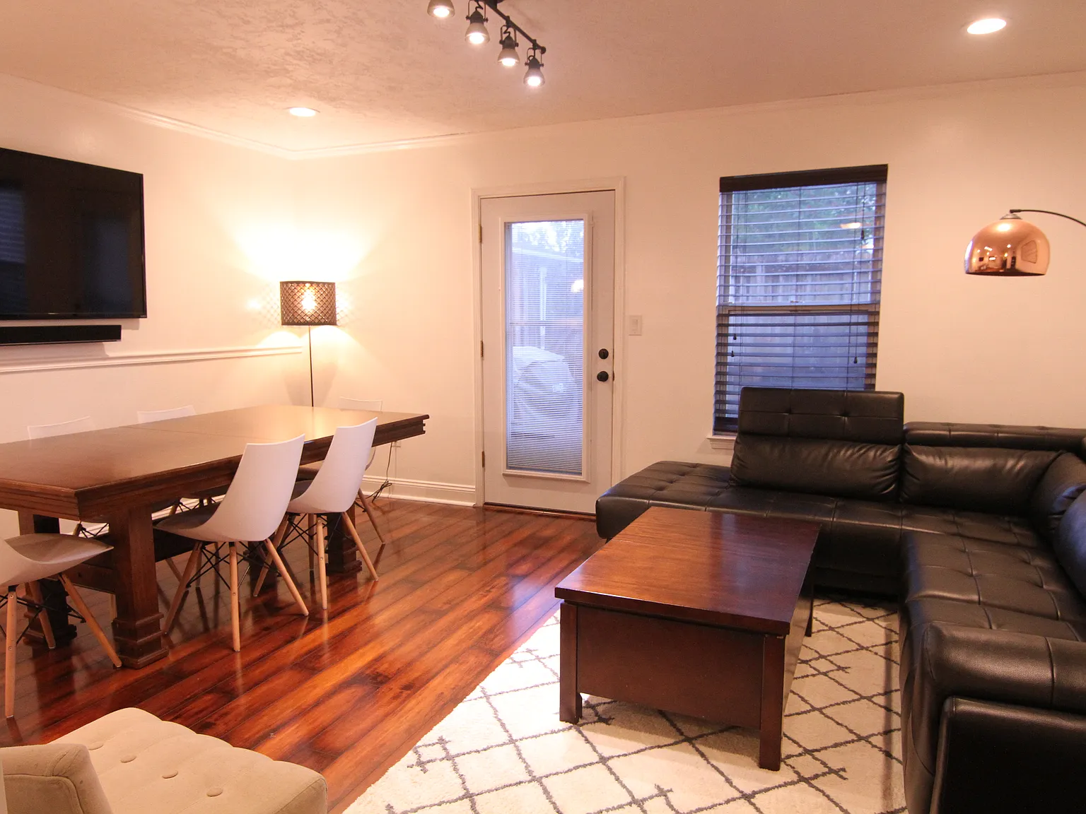 2 bed, 2.5 bath, 1100 sqft, $1,750 — Photo 3