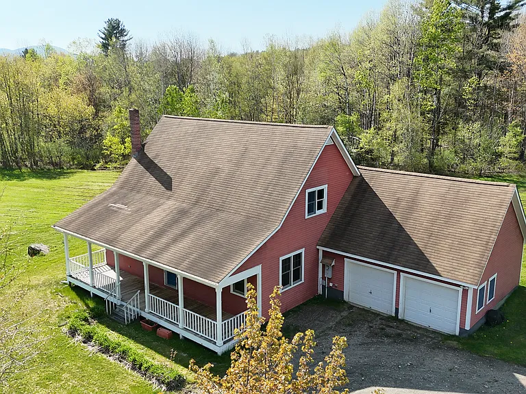 109 N Hollow Rd — Photo 47