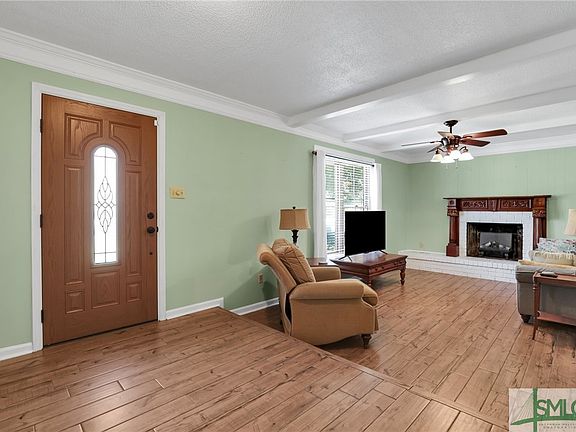 5th image of 406 Dyches Drive