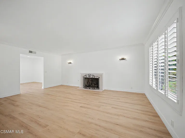 22777 Brenford St — Photo 10
