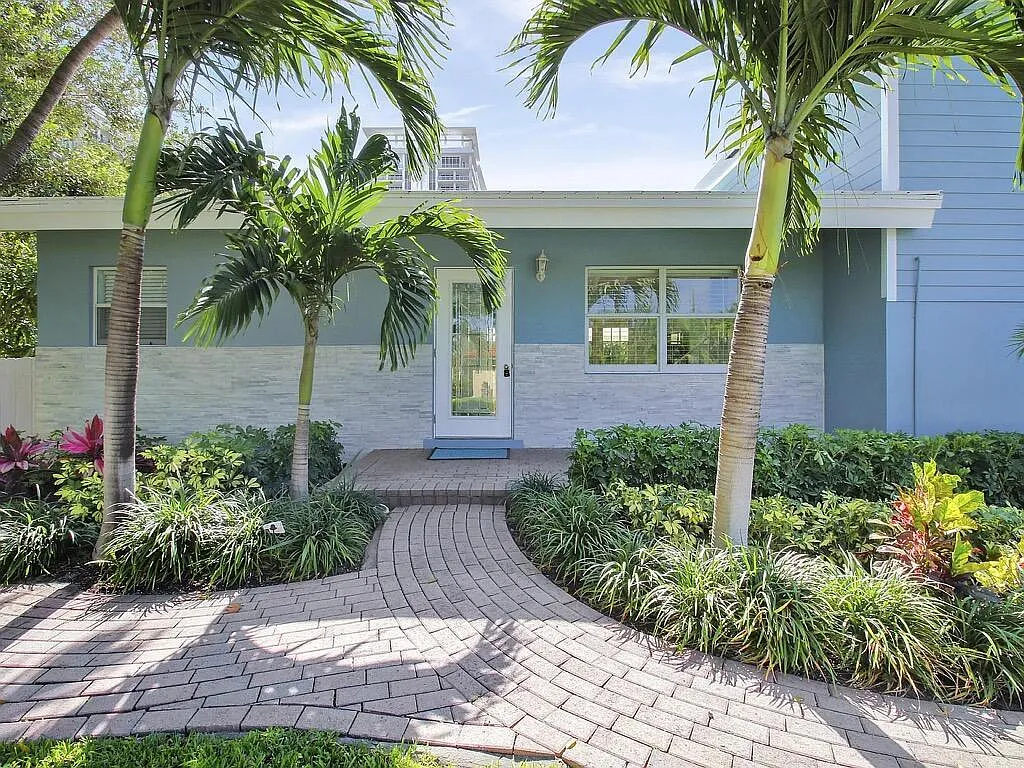 3 bed, 3.0 bath, 2147 sqft, $20,000 — Photo 2
