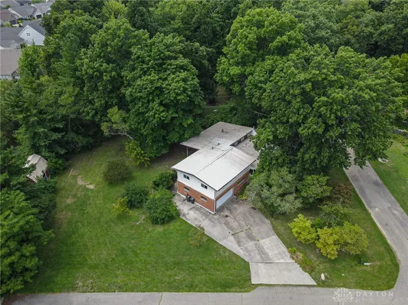 9565 Mintwood Rd, Centerville, OH 45458