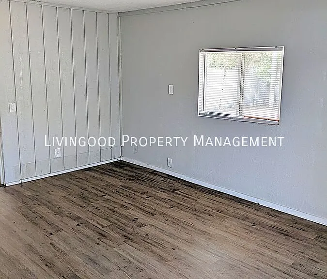 225 E Brookside St #16 — Photo 3