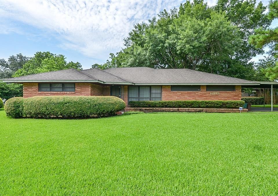 1st image of 1203 Lamar Dr