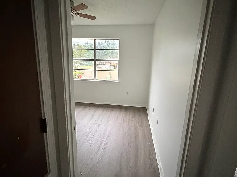 129A Meadowwood Dr #A — Photo 7