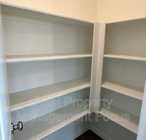 239 Jenkinson Dr — Photo 8