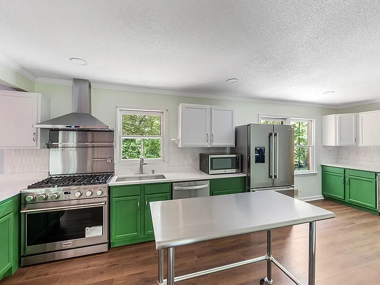 1179 Pathfinder Rd — Photo 4